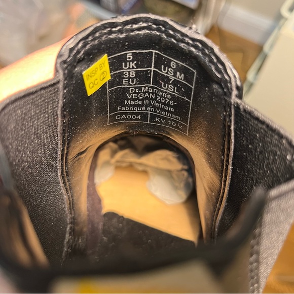 Vegan Dr.Martens Chelsea Boots UK 5 / US Men’s 6 / US Women’s 7 / EU 38 - Picture 12 of 12